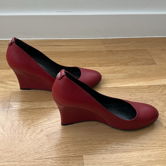 GG - Authentic Gucci Italian wedge high heels. Red 38 1/2. Excellent condition! - Picture 4 of 11